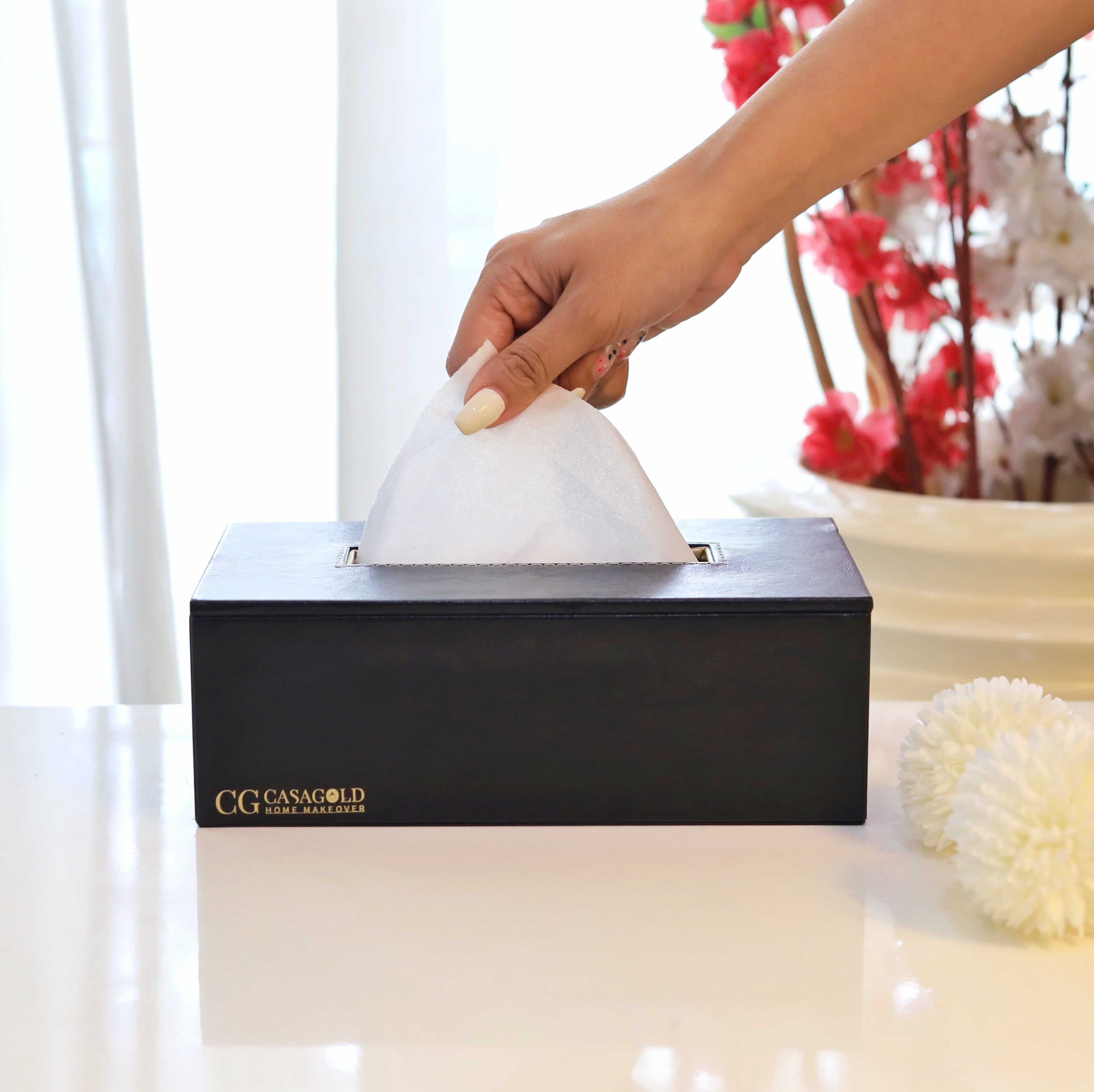 Compact leather tissue box for small spaces