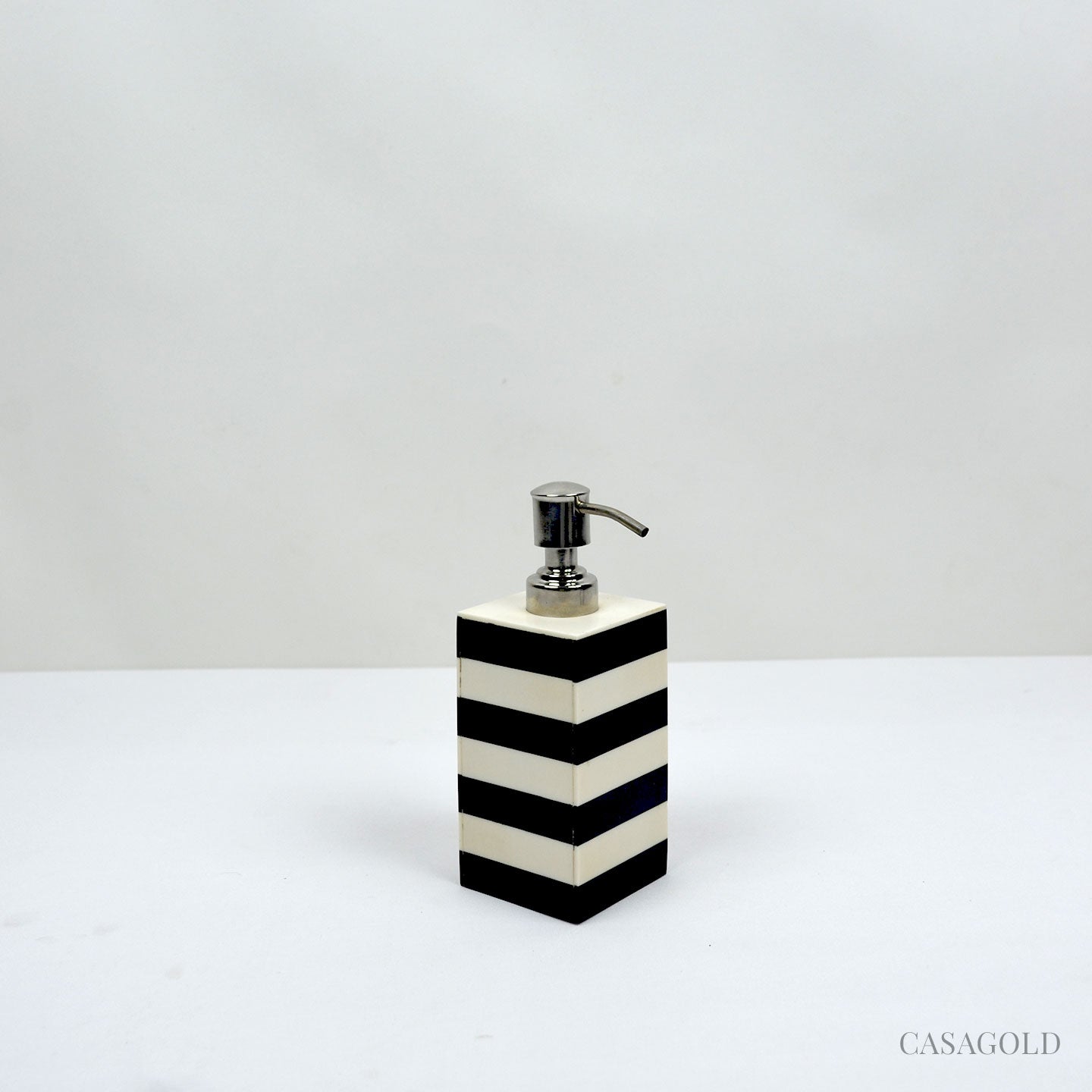 Black and White bathroom set with luxury touch