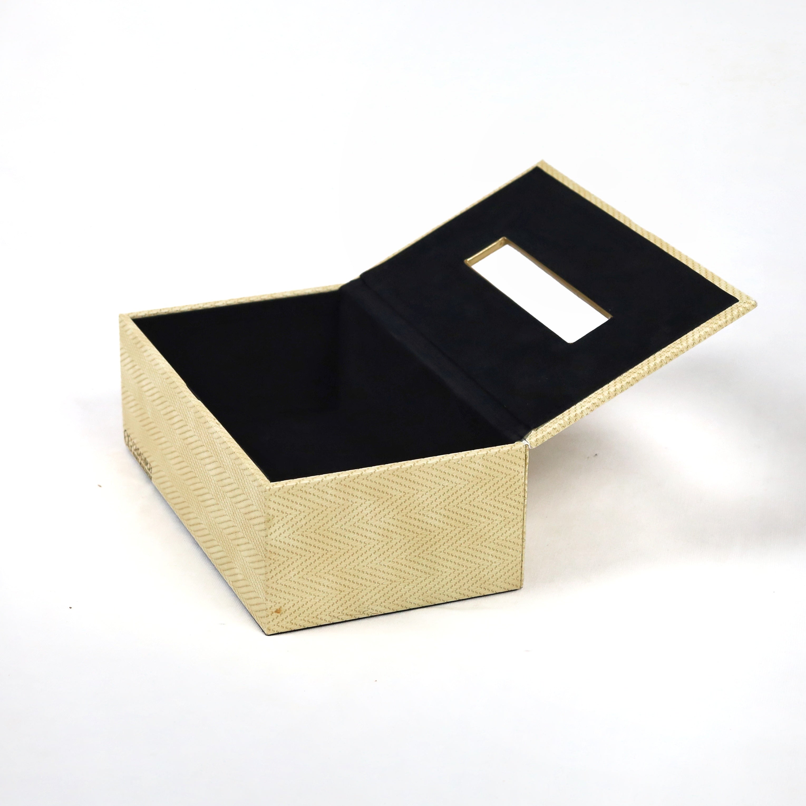 Compact leather tissue box for small spaces