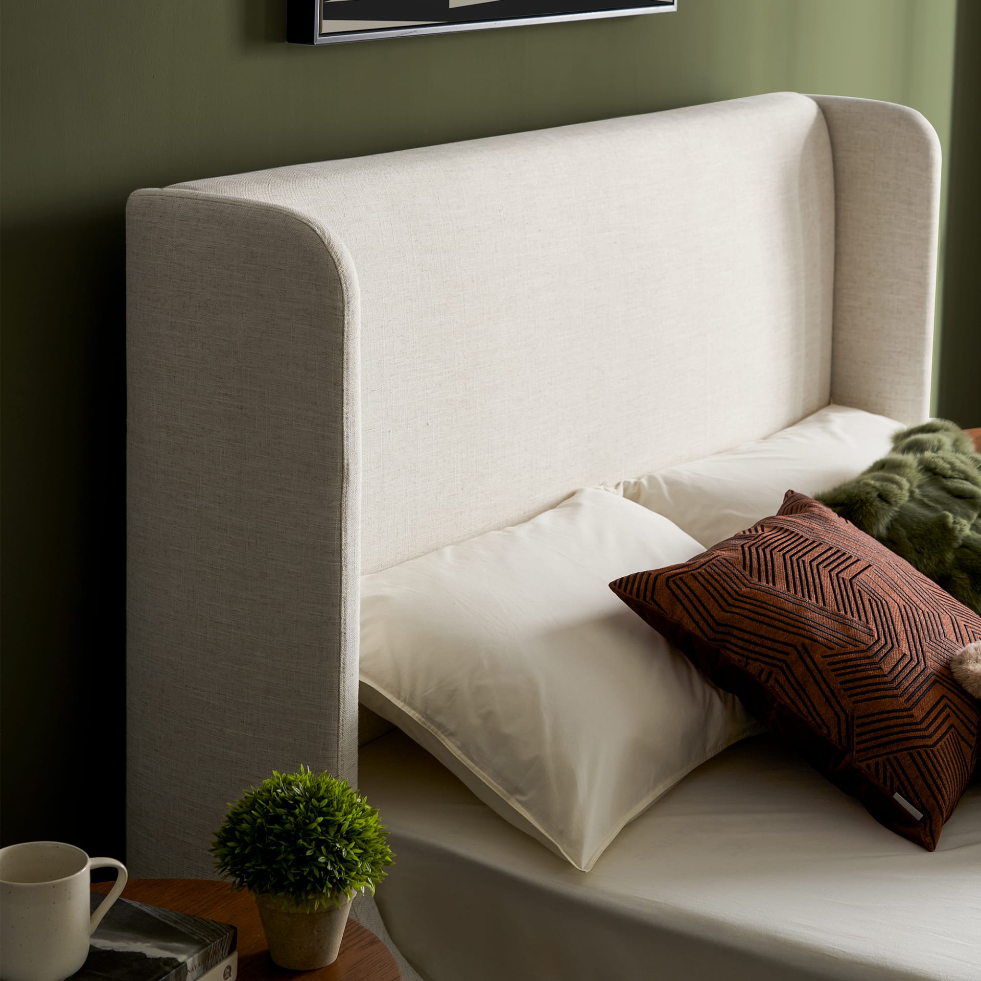 Modern queen wings bed for stylish bedrooms