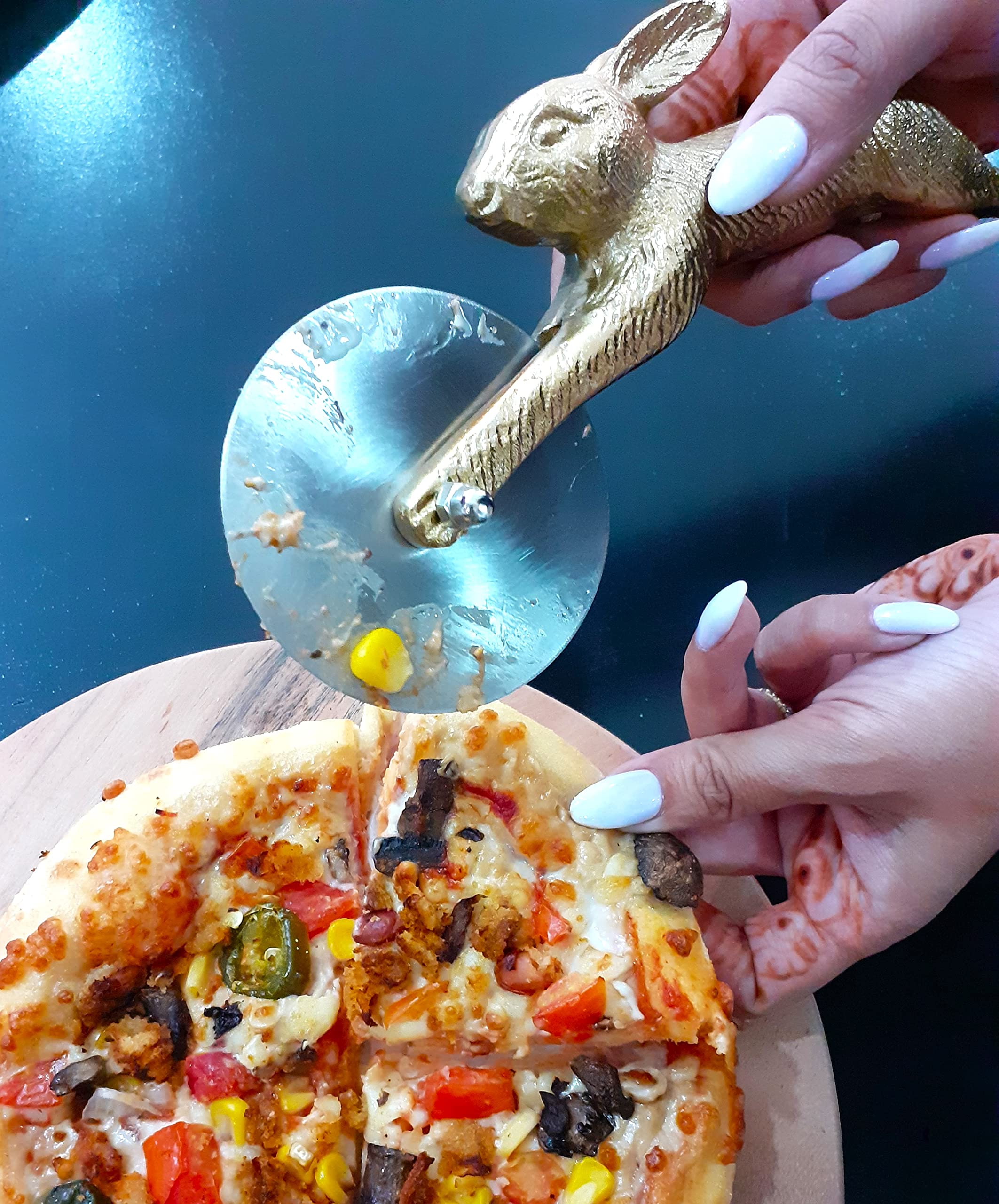 Ergonomic Grip Pizza Slicer