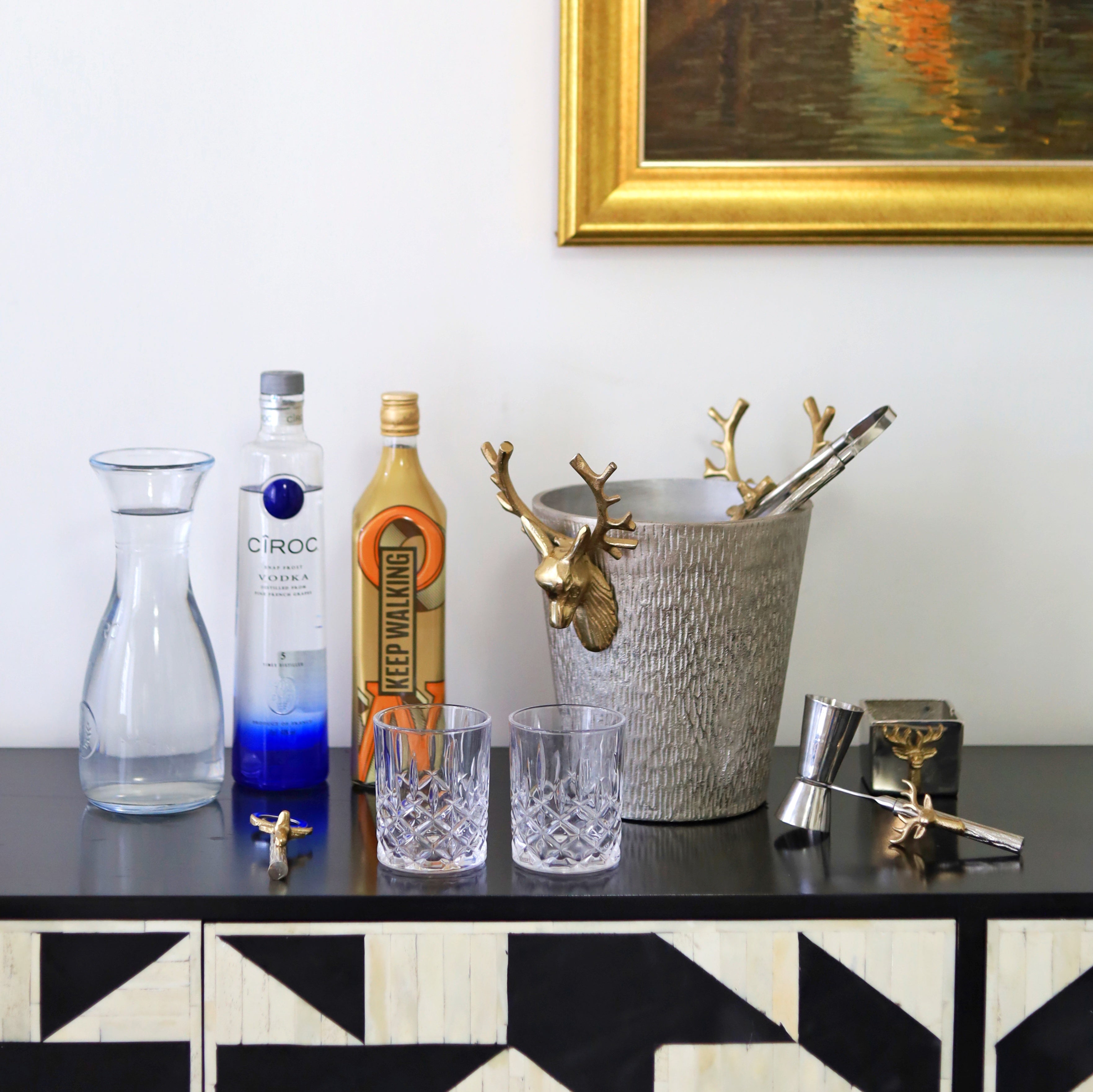 Premium handcrafted bar set with stag design