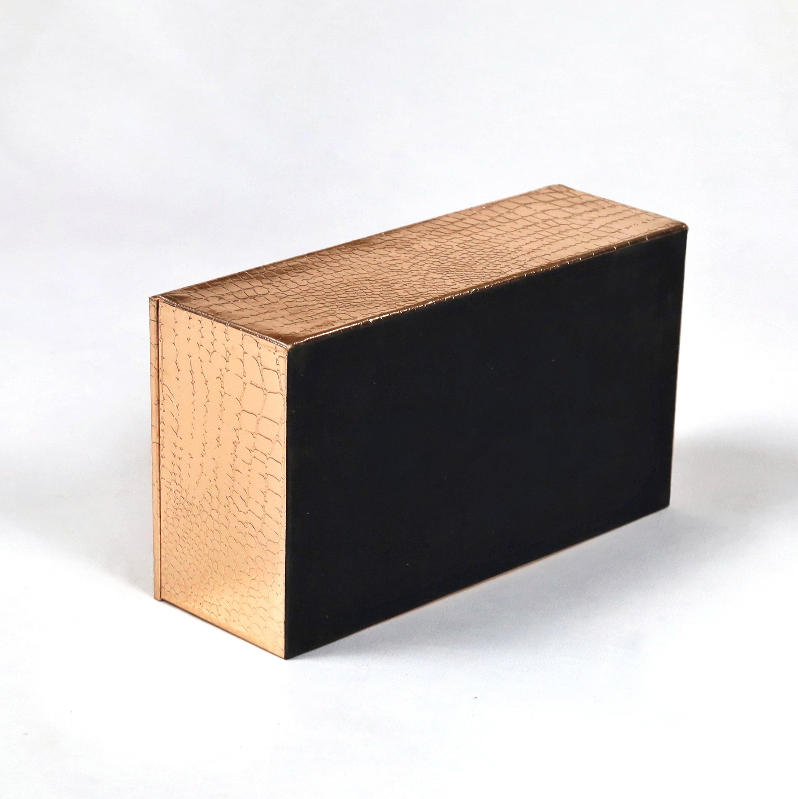 Stylish leather tissue box for coffee table use