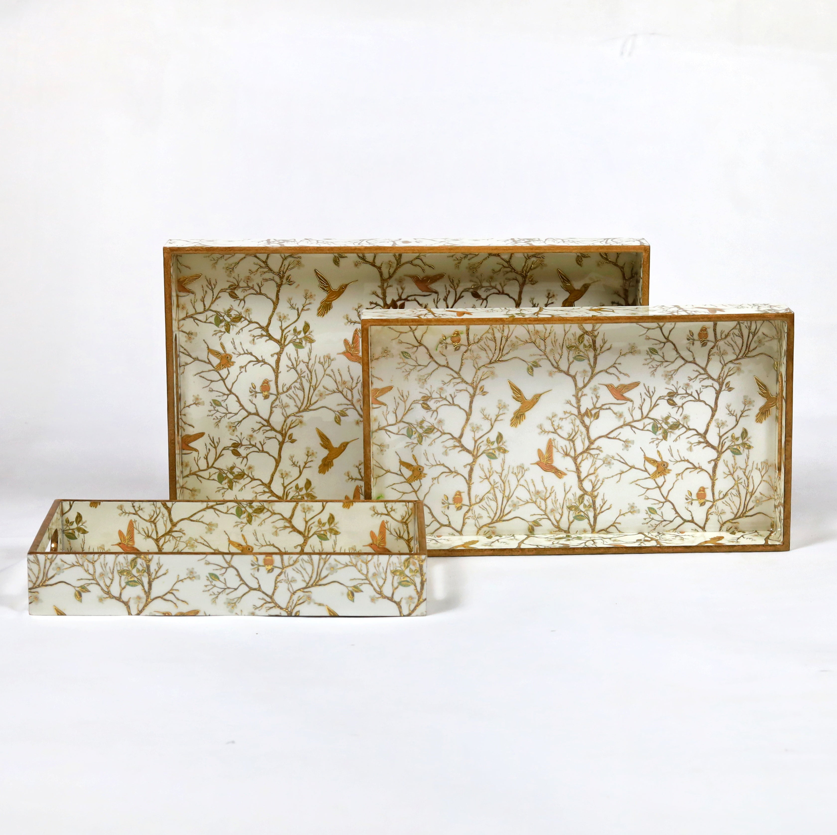 Elegant wooden tray for serving cocktails