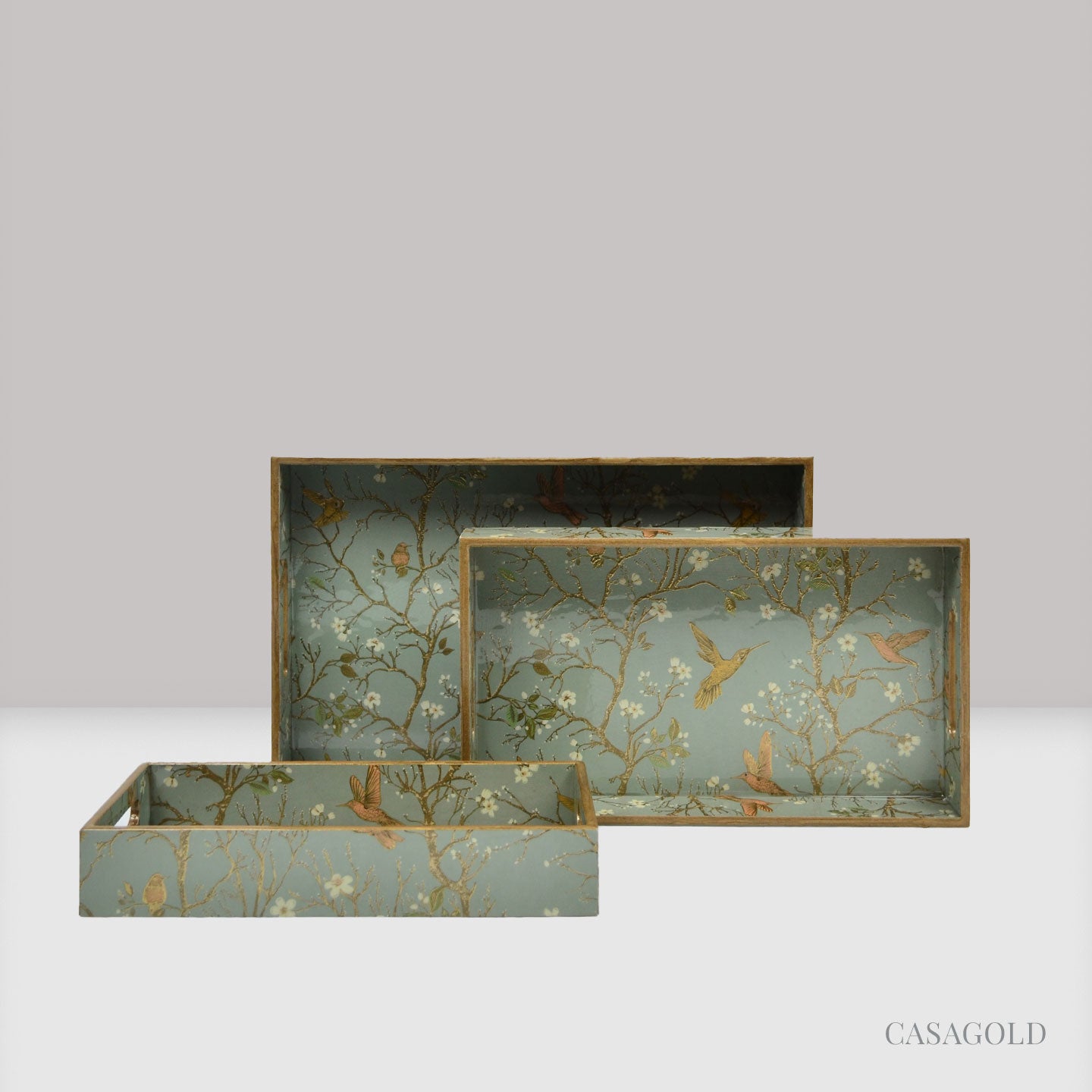 Sophisticated tray with handles for easy serving
