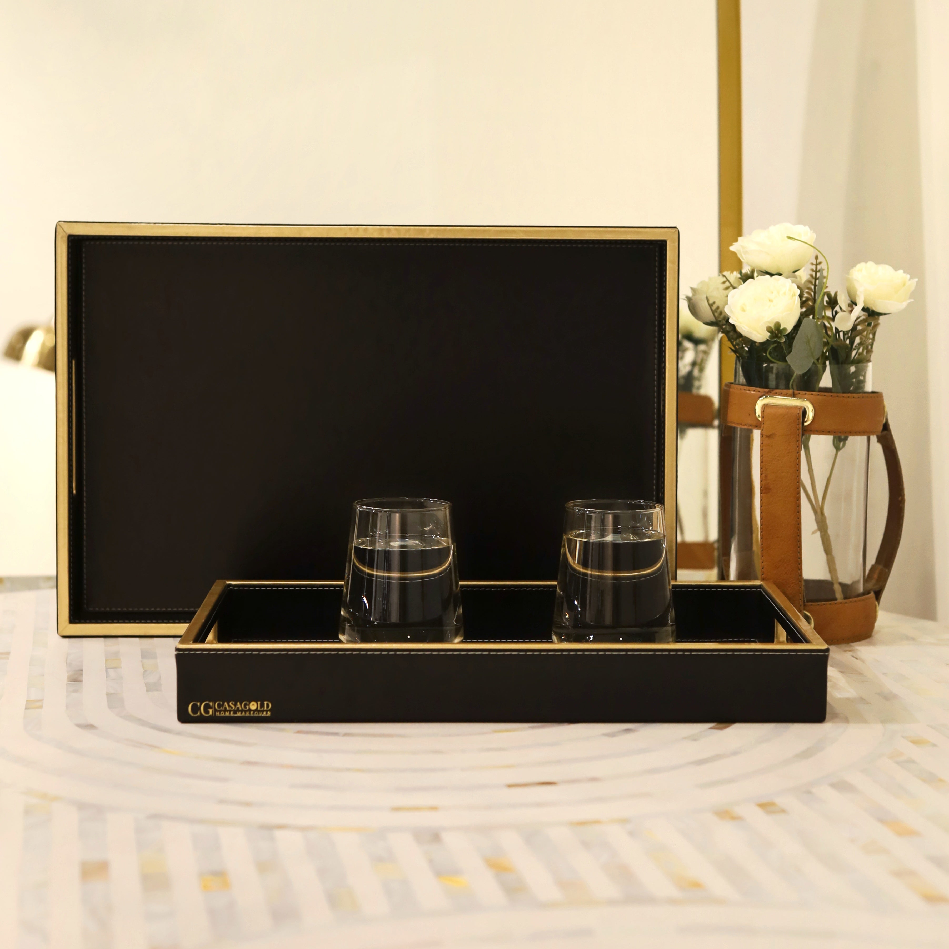 Minimalist leather tray for modern style