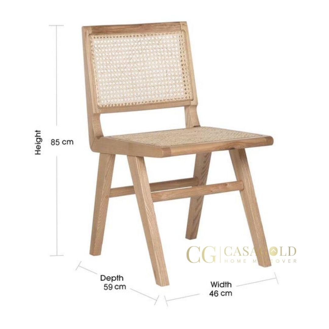 Spacious chaise lounge chair with armrests