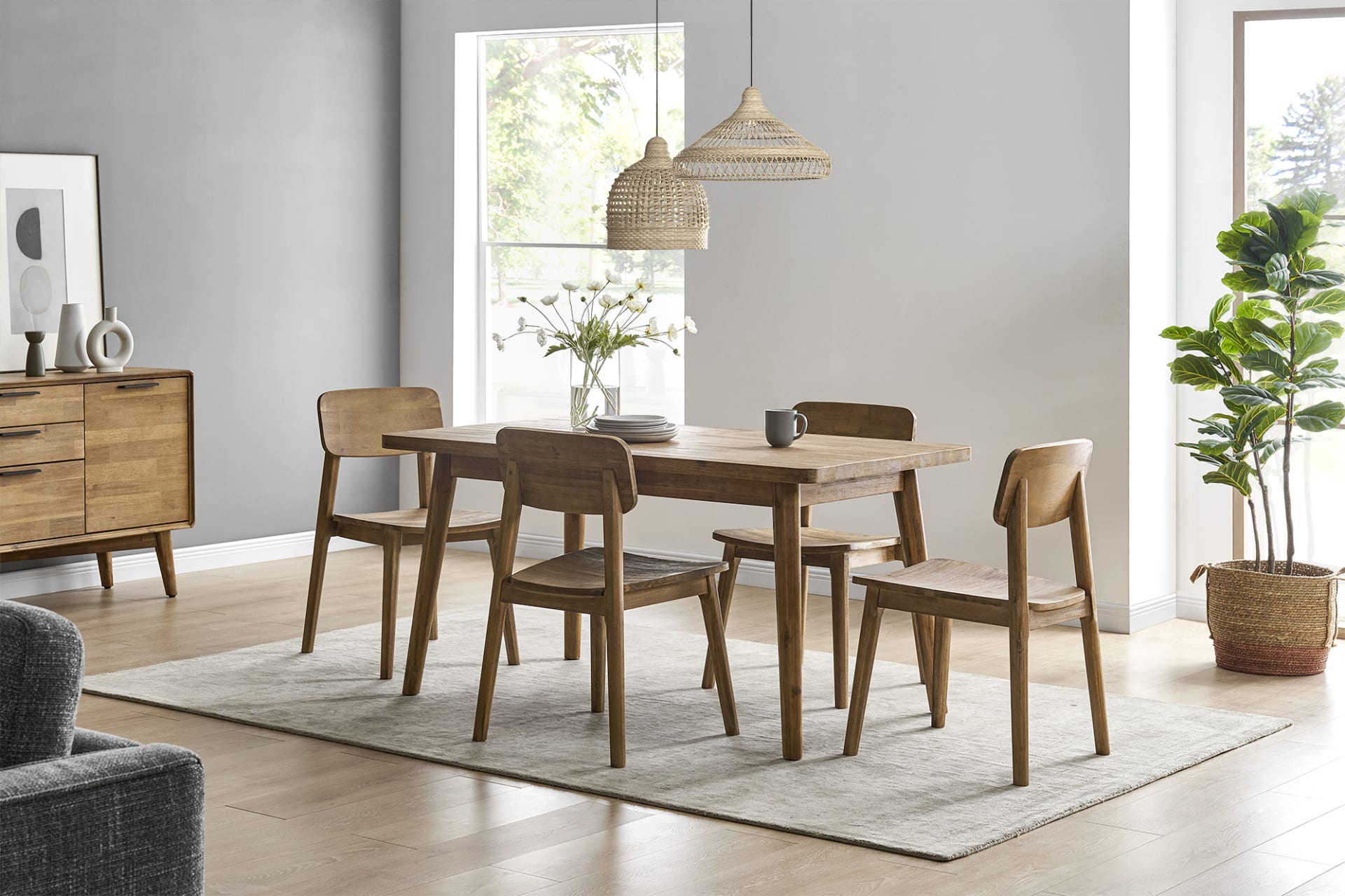 Oak Wood Dining Table with Tapered Legs