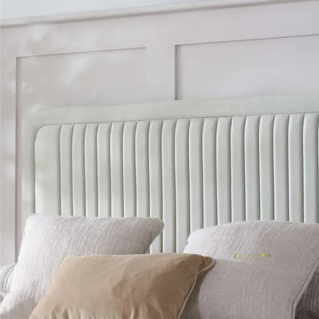 Classic tufted velvet bed for refined decor