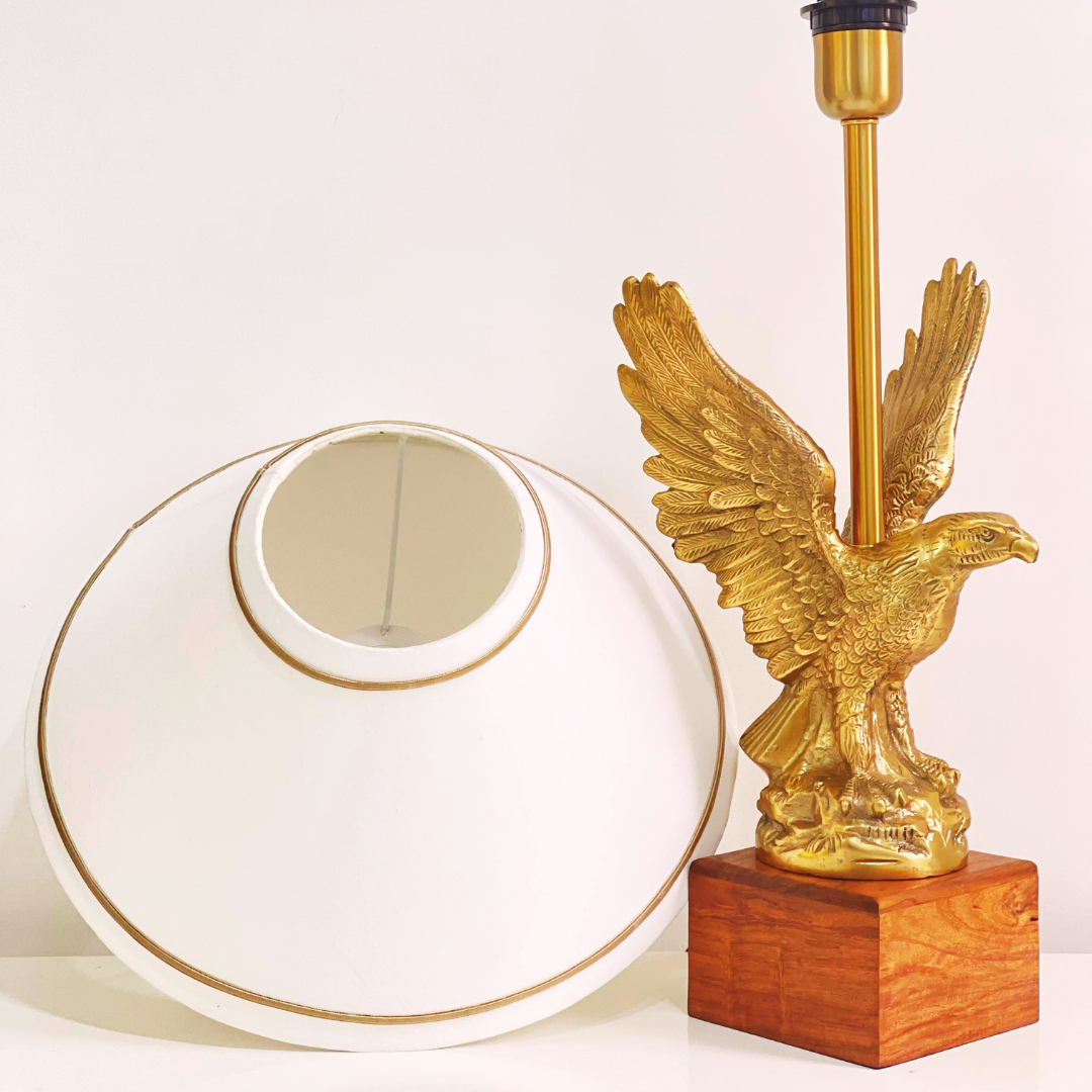 Artistic luxury table lamp with unique shape