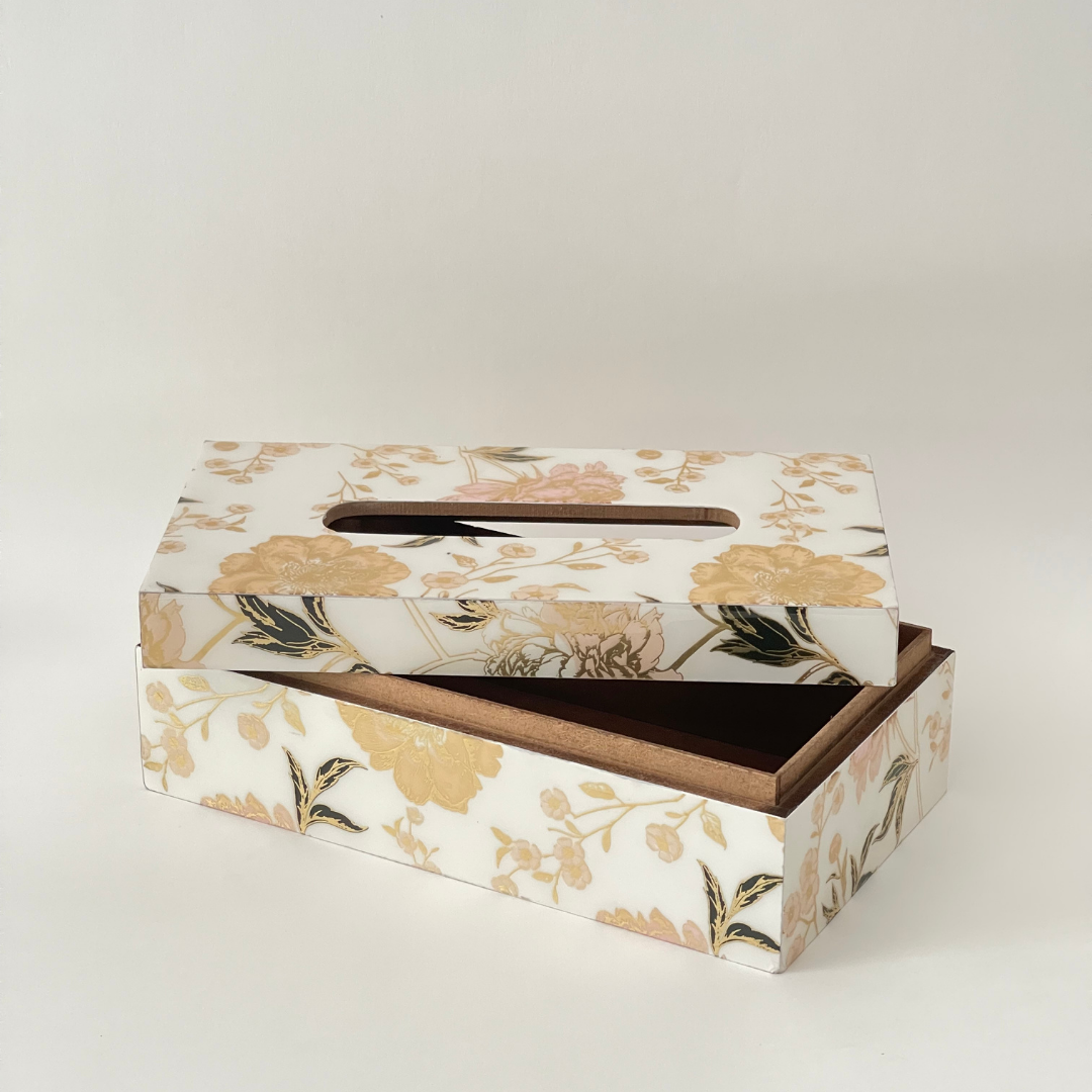 Compact tissue box for small spaces and portability