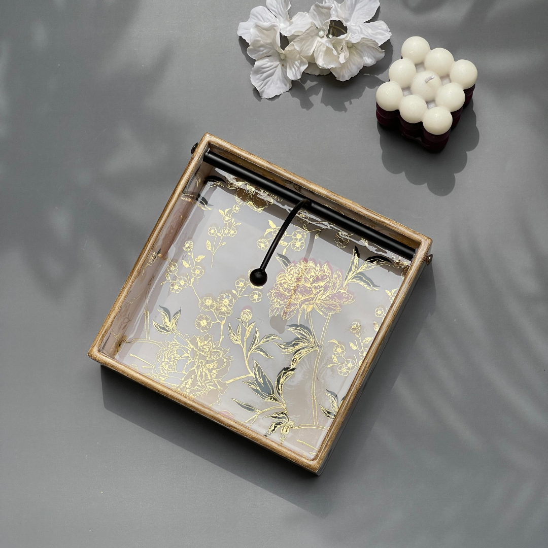 Designer tissue tray for sophisticated decor