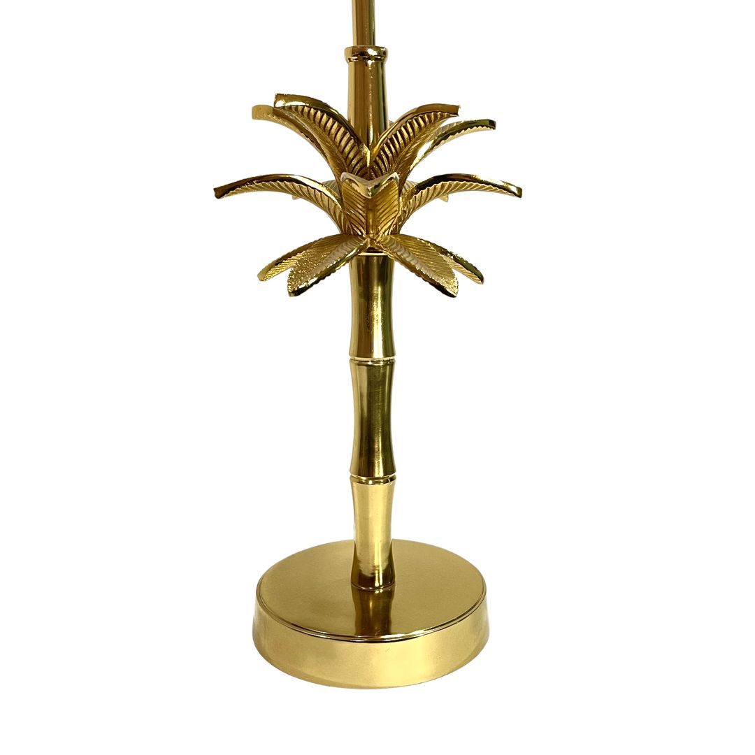 Nautical luxury lamp with rope-wrapped base