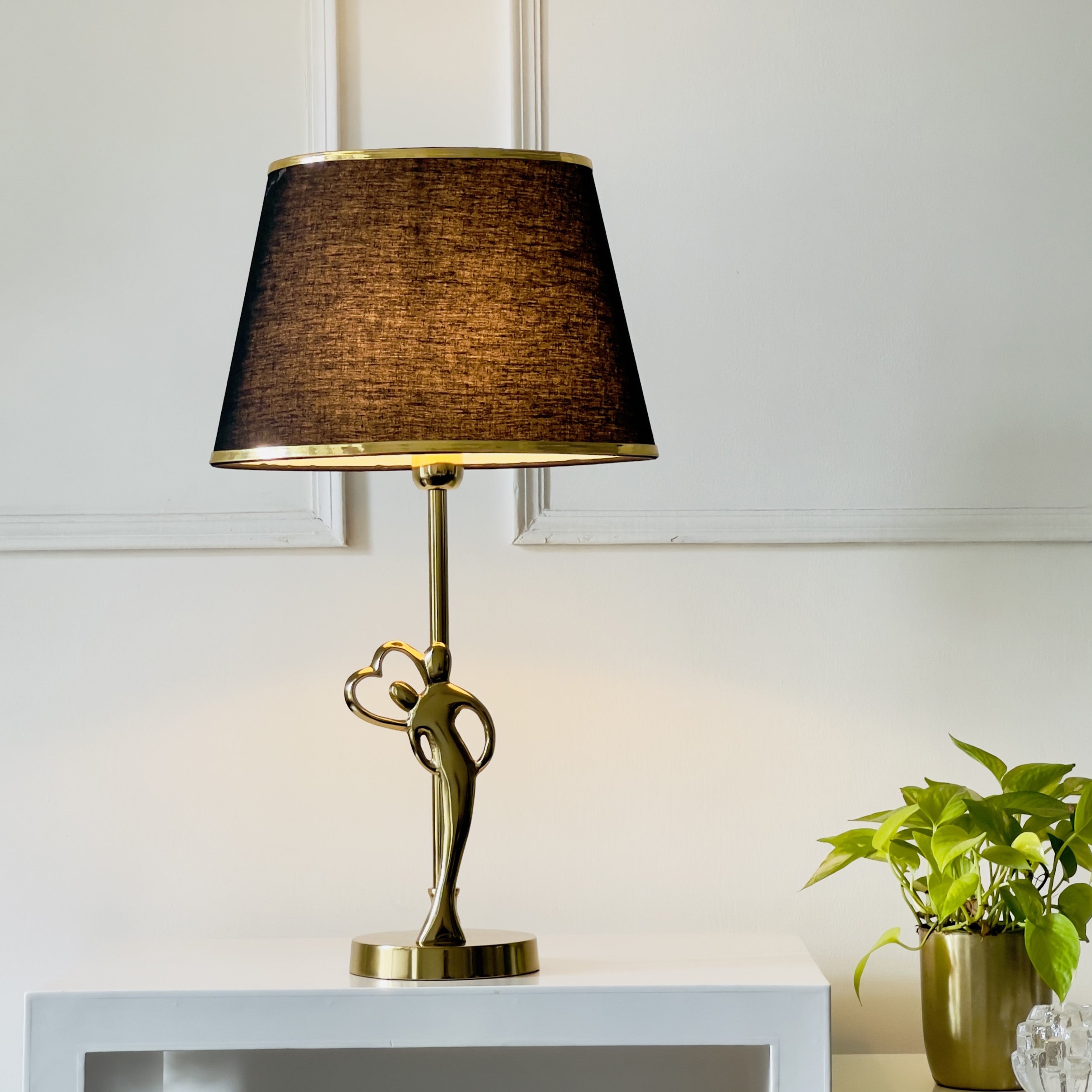 Luxury valentine Table Lamp for Romantic Interiors. couple lamps black lamps love lamps golden lamps