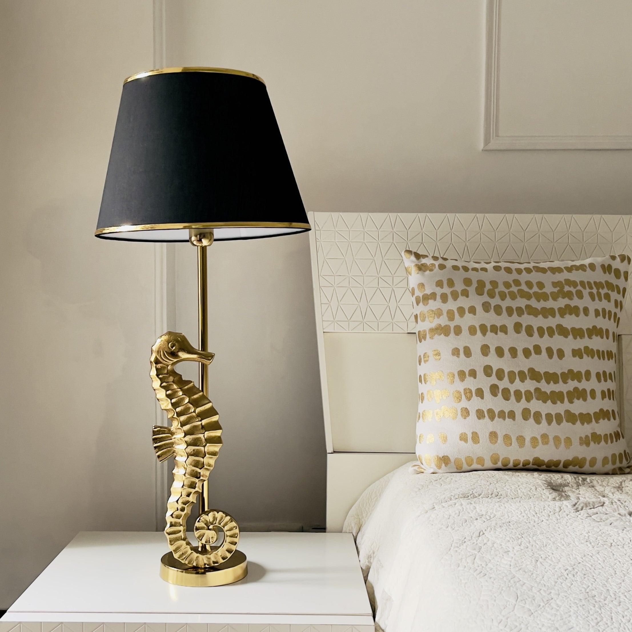 Art Deco luxury table lamp with vintage charm