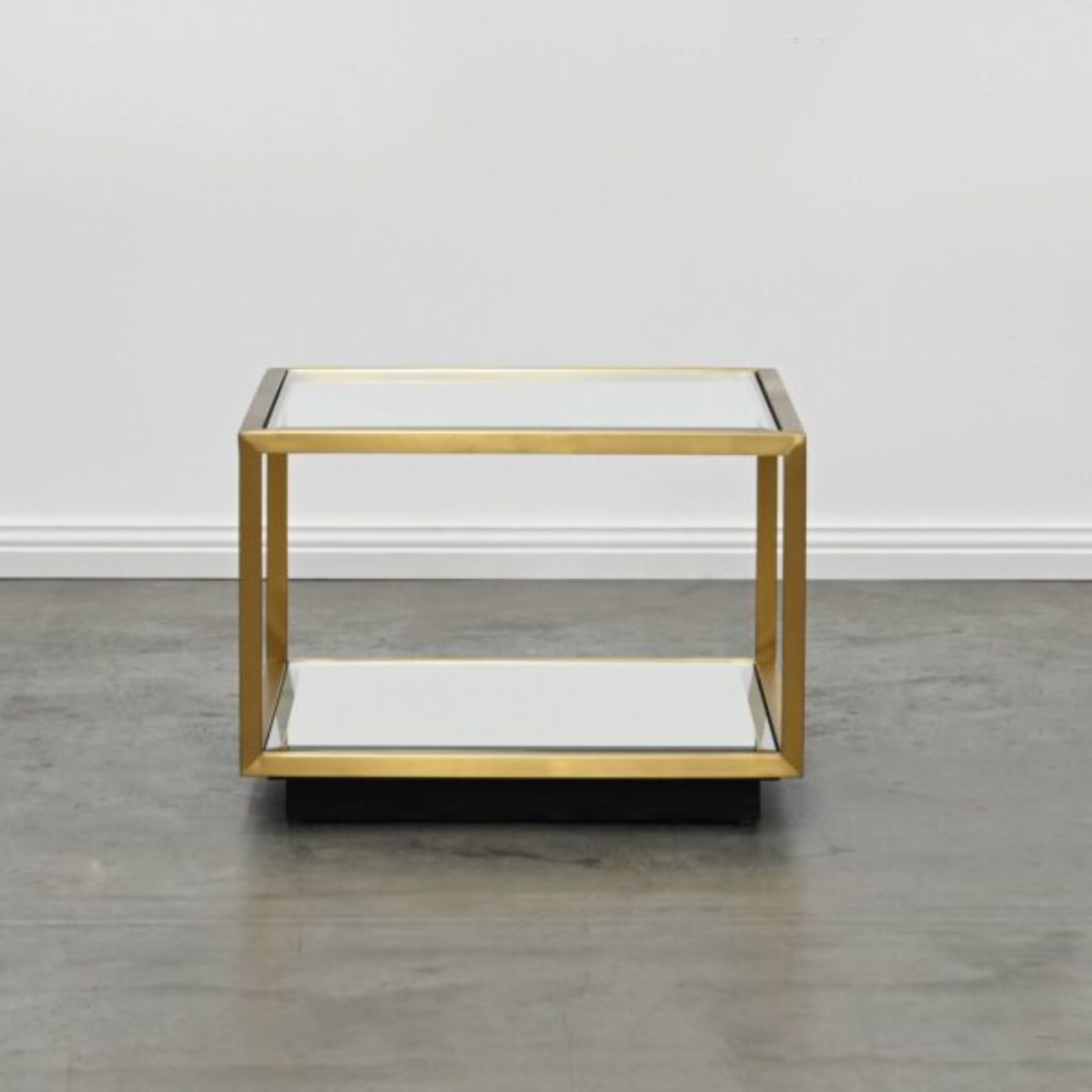 "Transparent glass rectangular coffee table for a minimalist look"