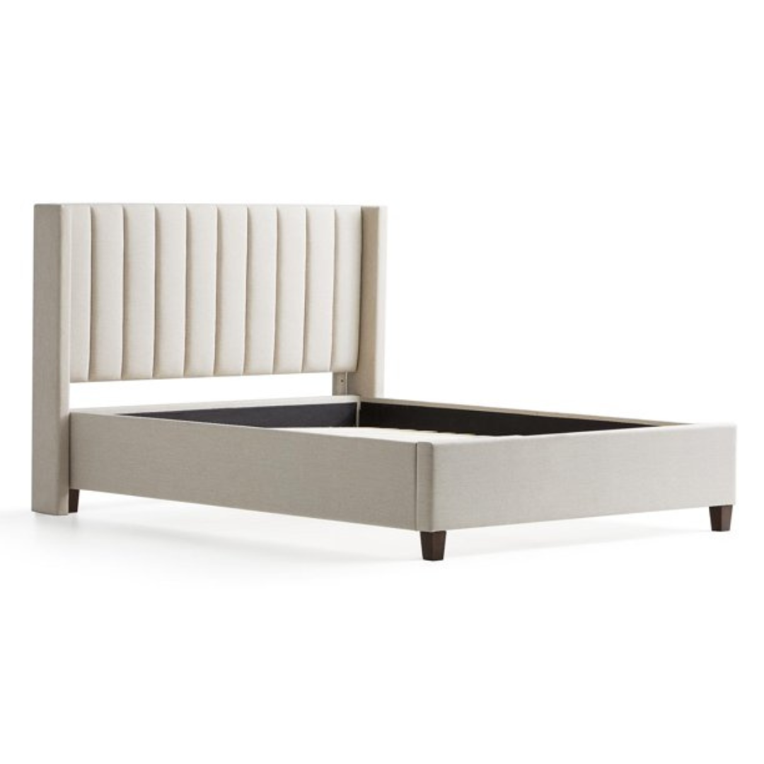 Wings bed with tufted headboard for refined style