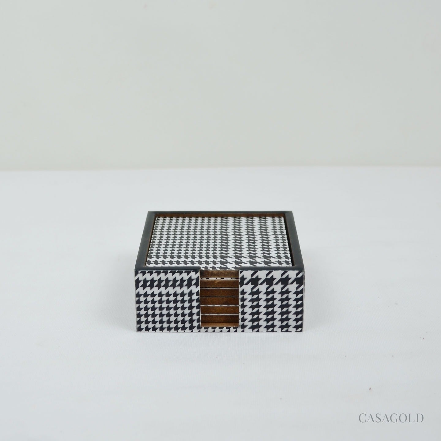 Stylish coaster and tissue box set for upscale homes
