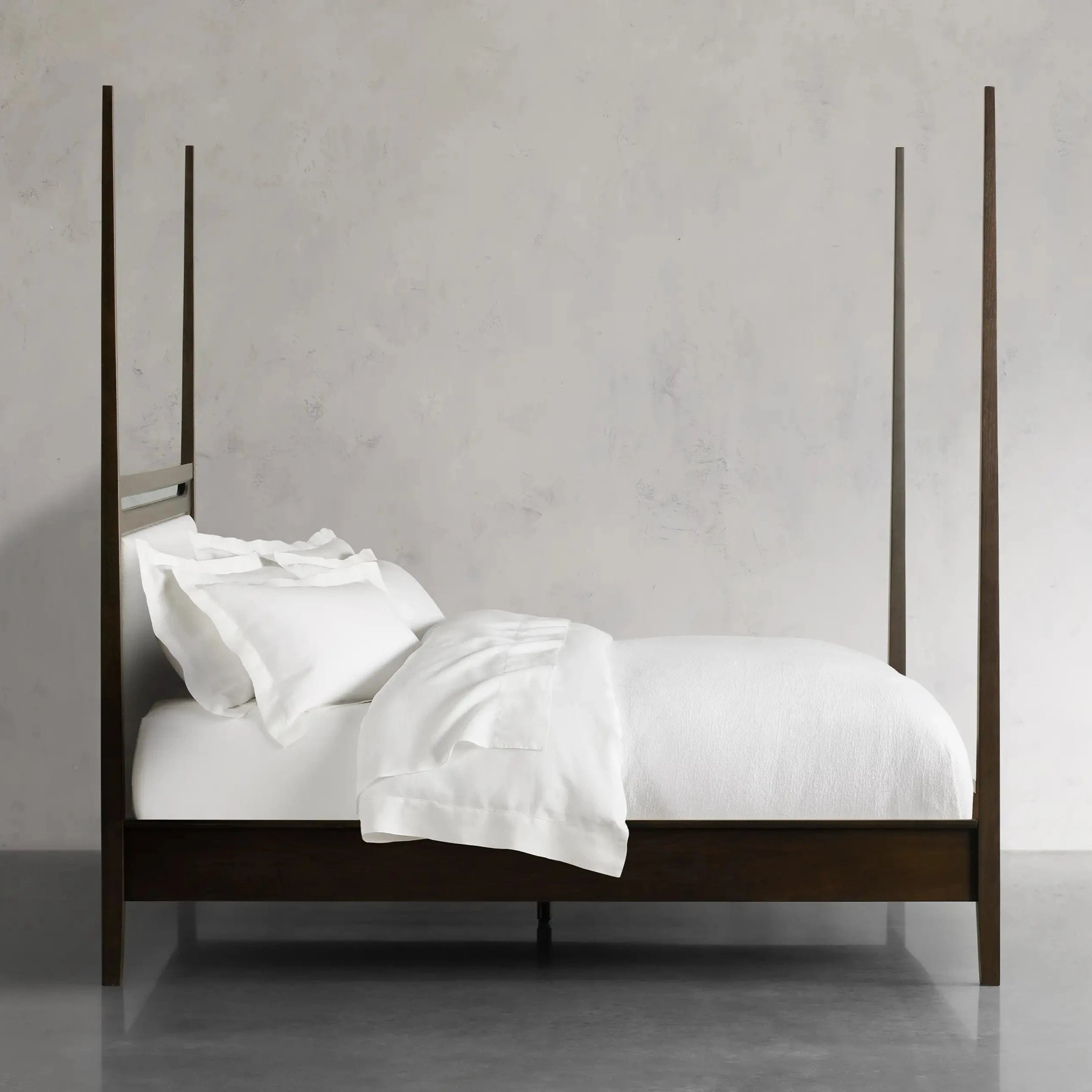 Queen wings bed with high headboard and wing sides