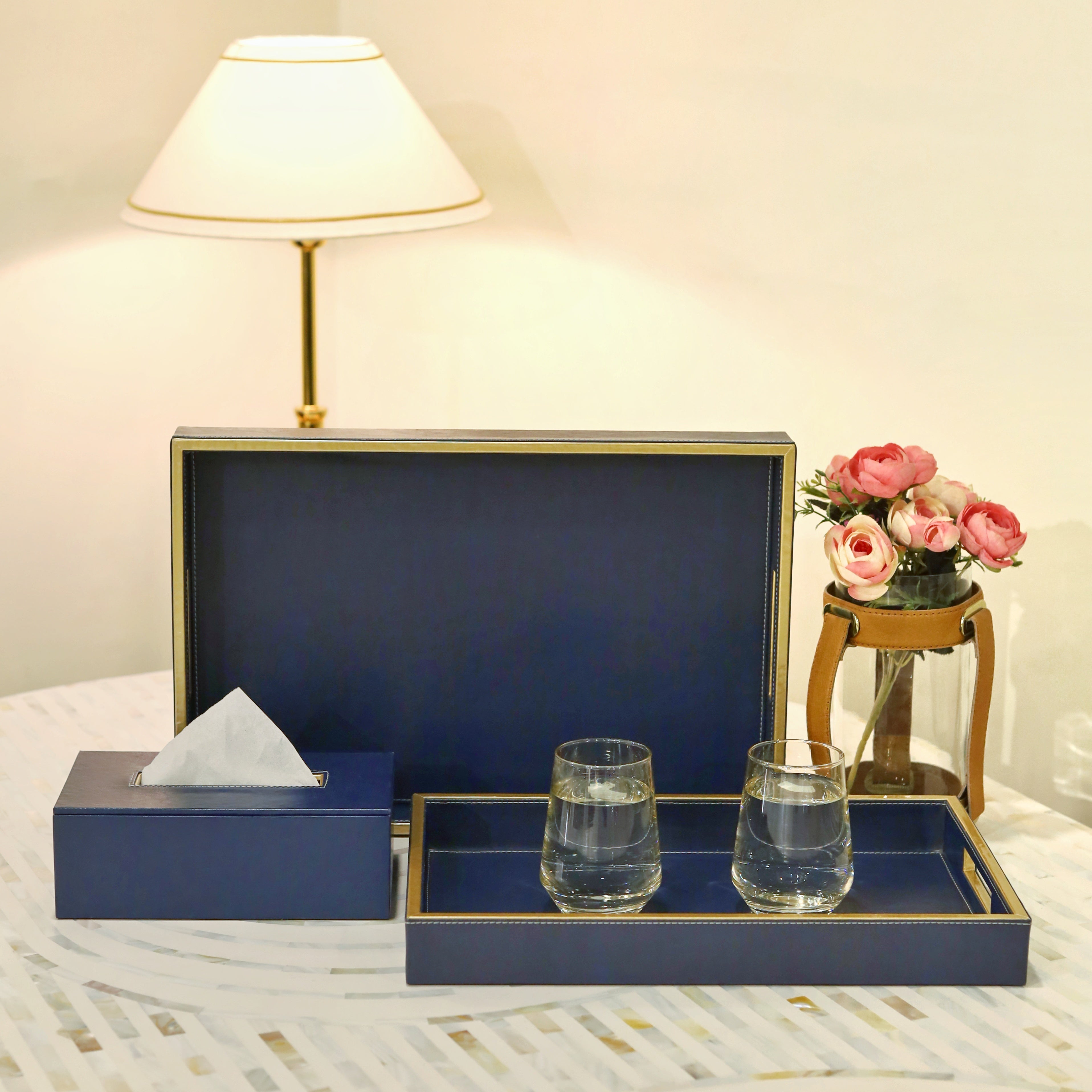 Leather tray with tissue box for living room elegance
