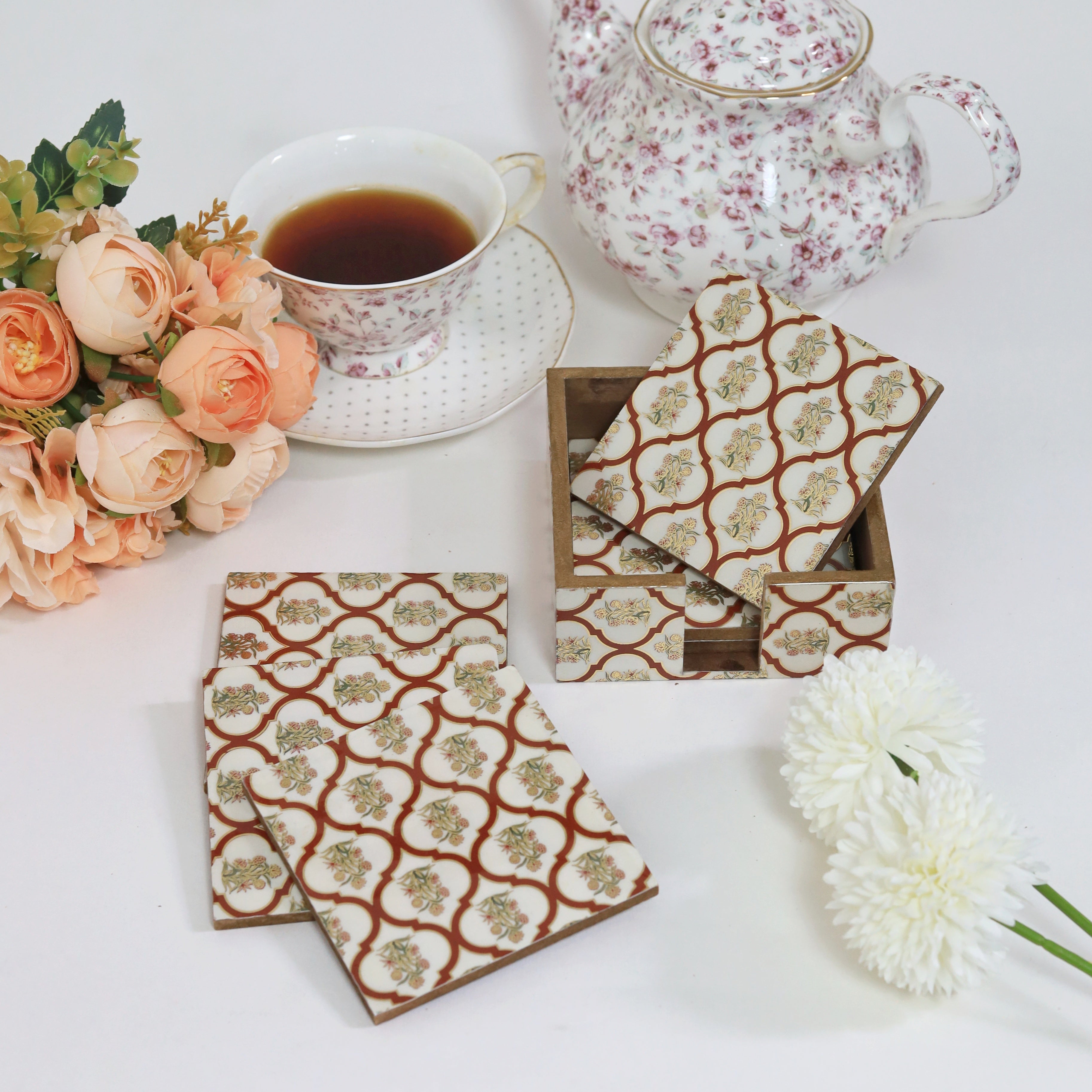 Sophisticated coaster paired with a leather tissue box
