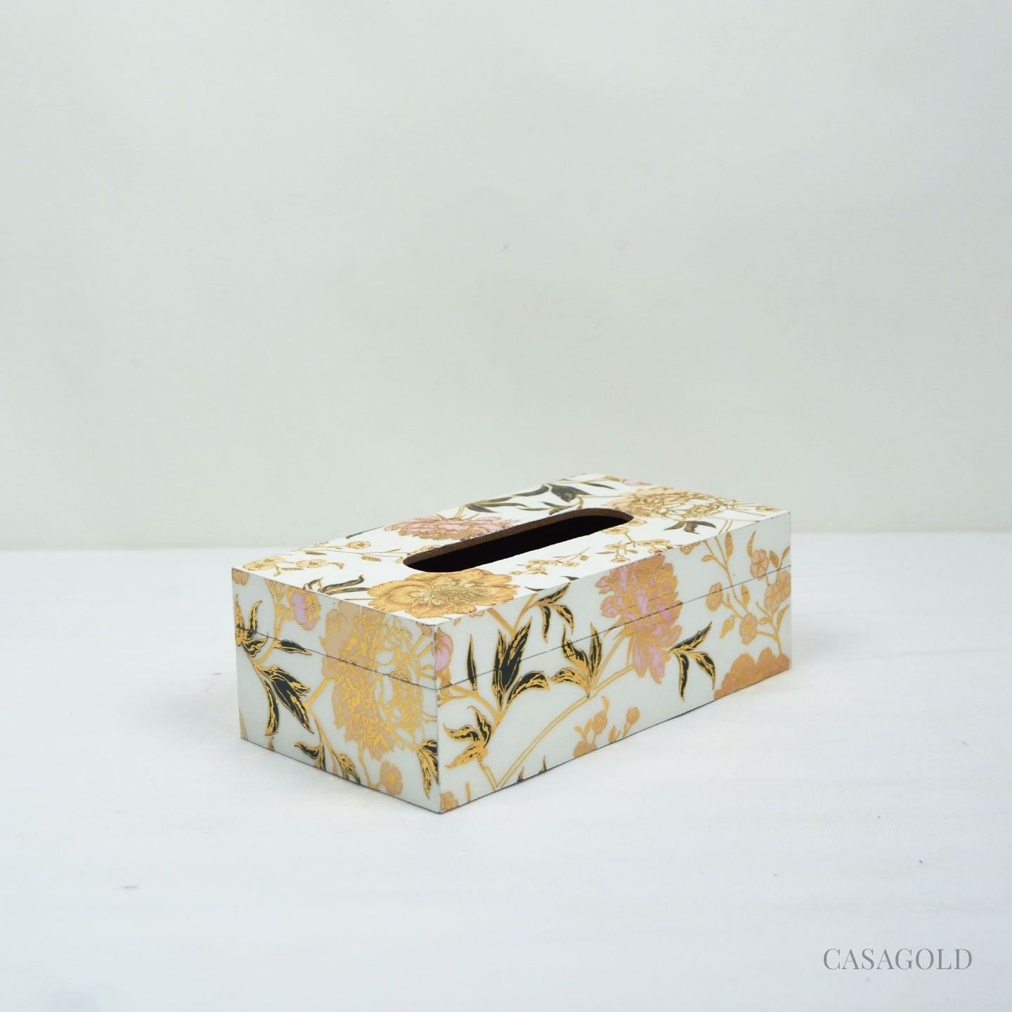 Minimalist coaster with an elegant tissue box design
