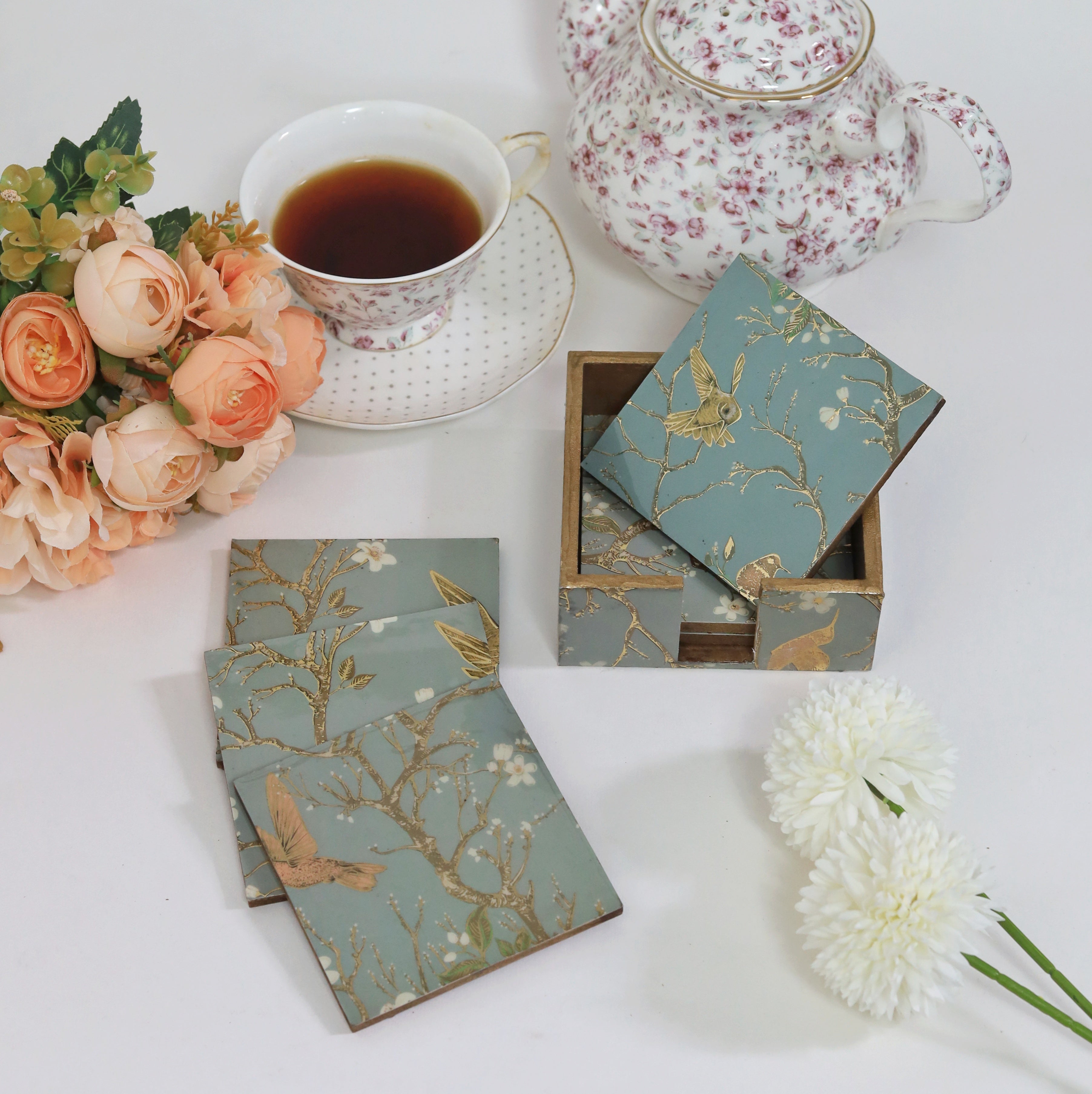 Luxurious Wooden coaster and tissue box set
