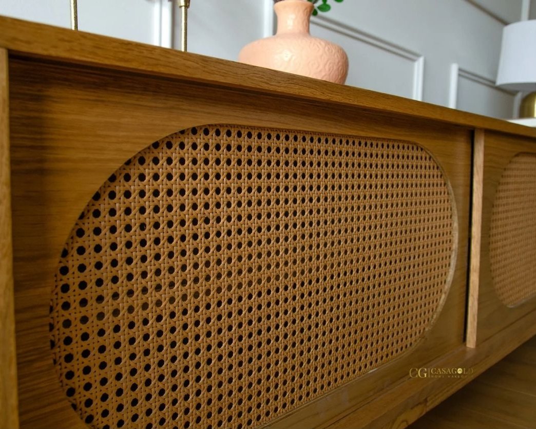 Media unit with rattan detailing