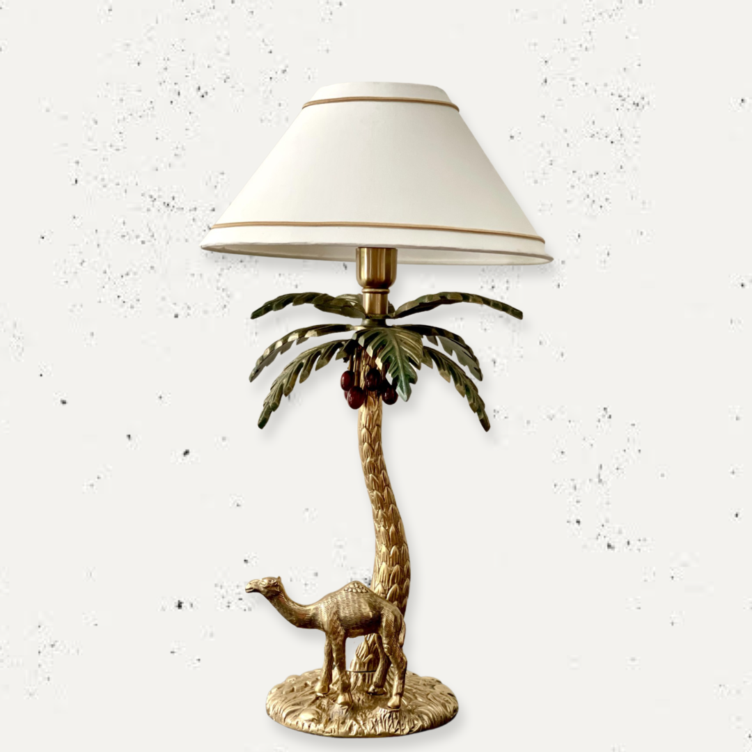 Camel luxury table lamp with woven shade