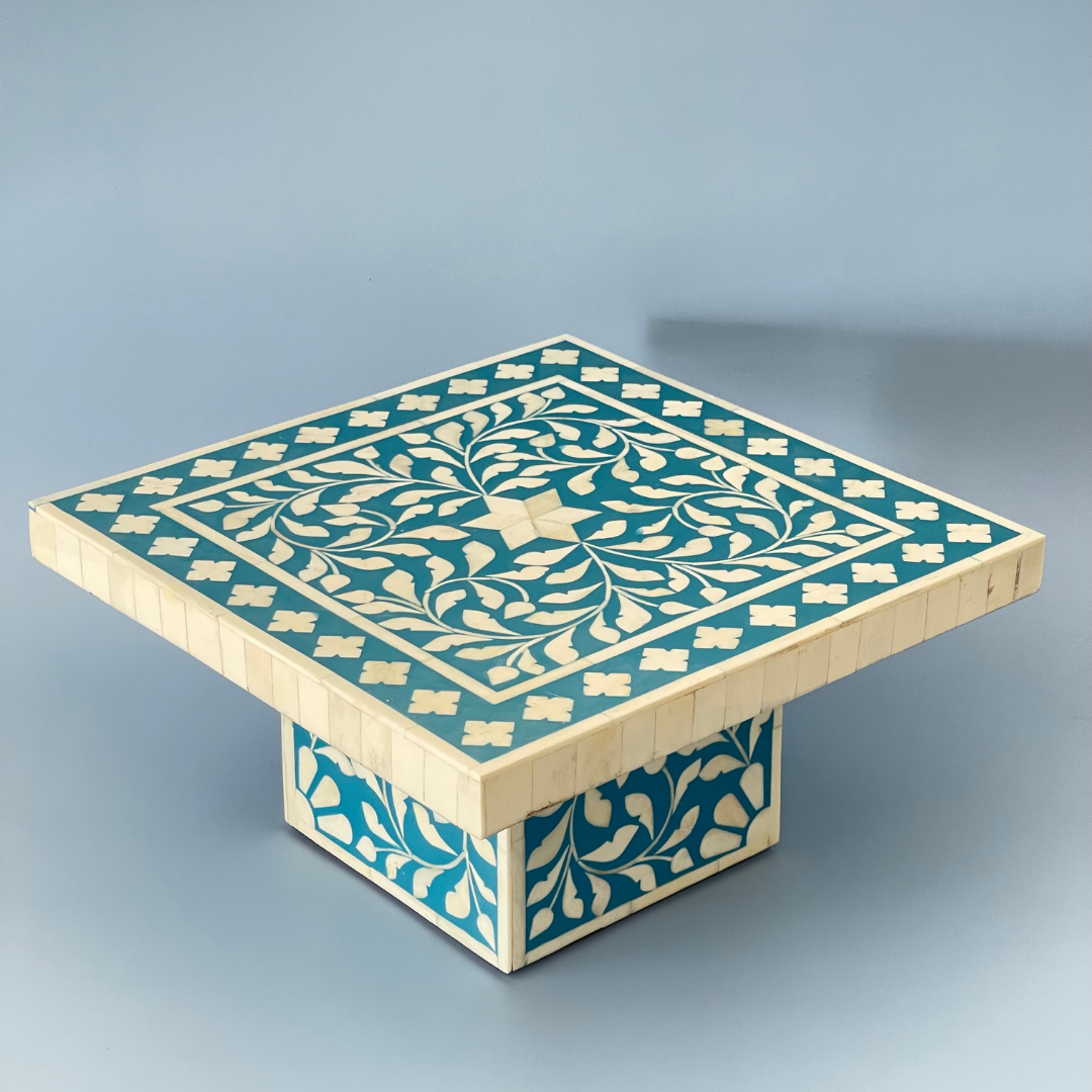 Contemporary cake stand with bone details
