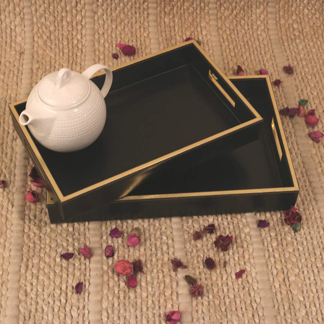 Sophisticated leather tray for elegant parties
