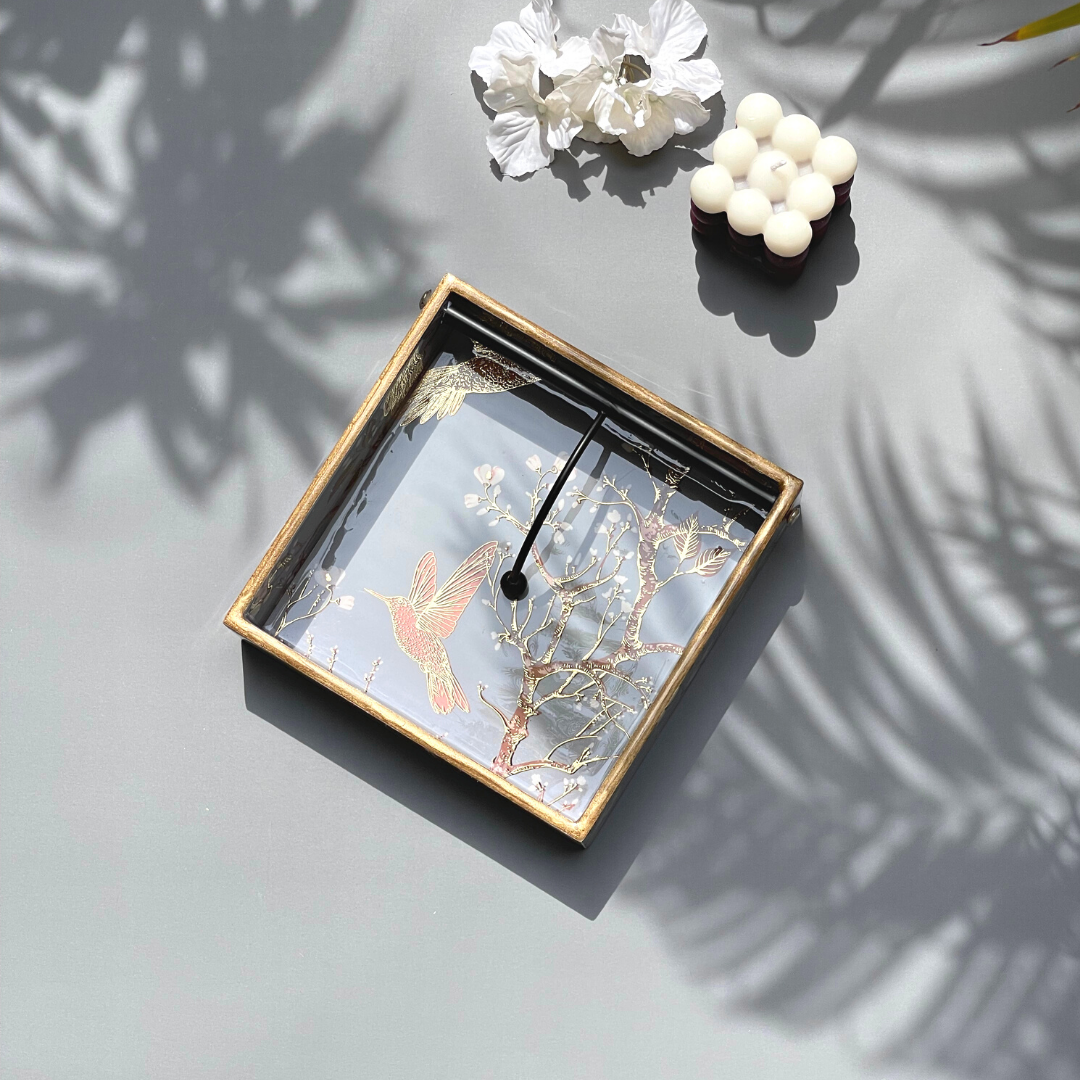 Handcrafted tissue tray for stylish convenience
