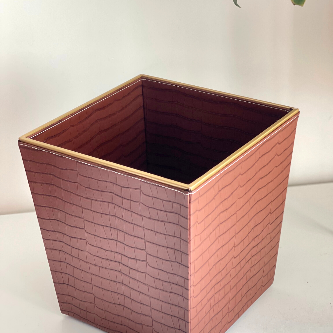 Leather Bathroom Accessories Set for Eco-Friendly Homes	