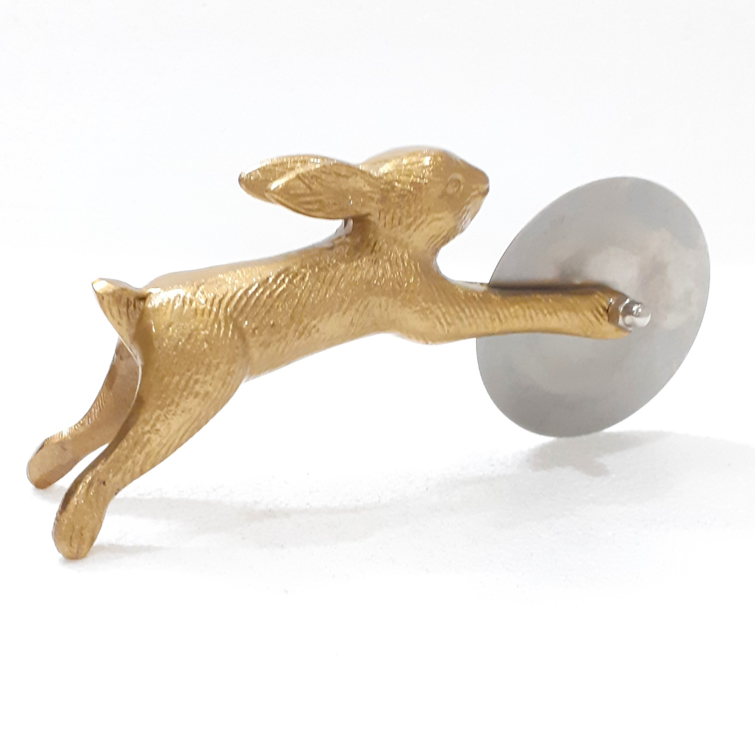 Rabbit Heavy-Duty Pizza Slicing Tool	