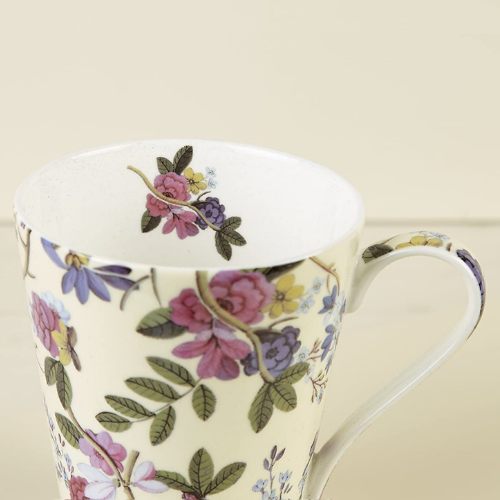 V&A Kilburn Cream Mug in Gift Box