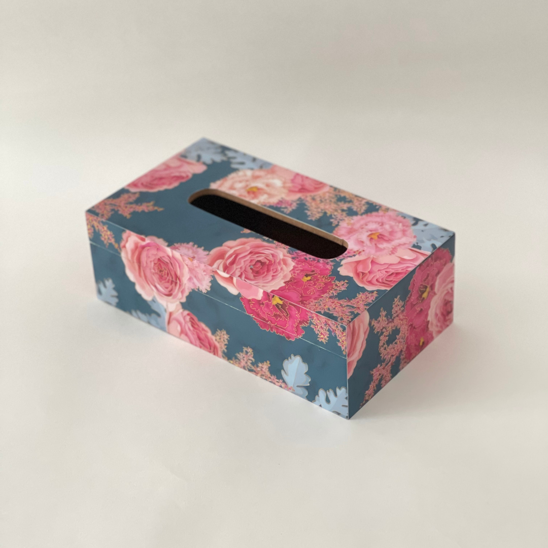 Elegant wooden tissue box for luxurious interiors
